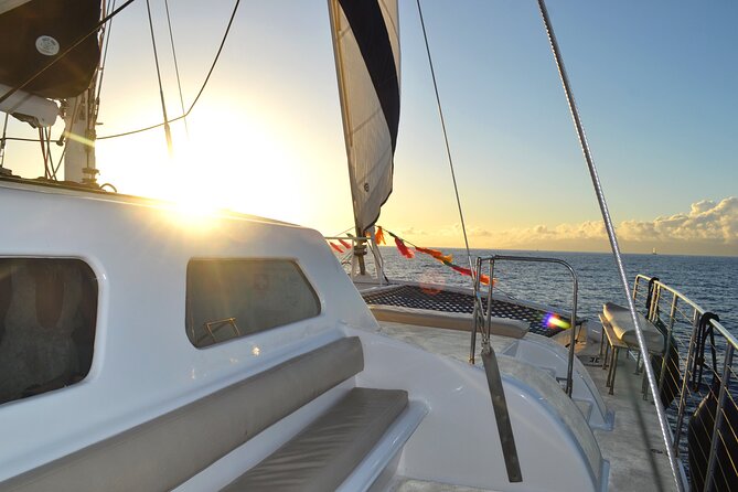 Oahu's Waikiki Coast: Moana’s Sunset Cocktail Sail - Cocktails and crew: the part that makes it feel personal