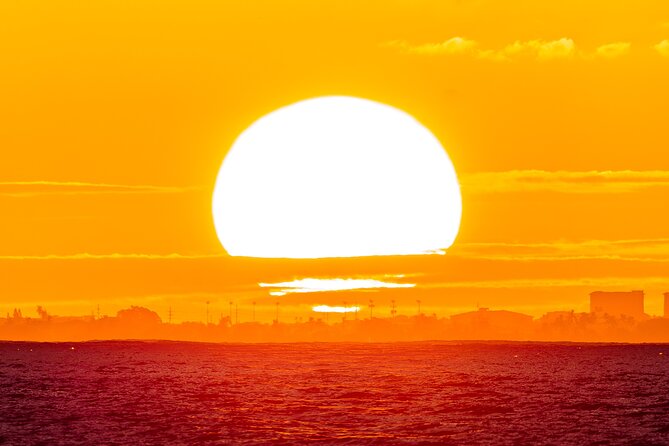 Oahu's Waikiki Coast: Moana’s Sunset Cocktail Sail - Who should book this sail (and who should pause)