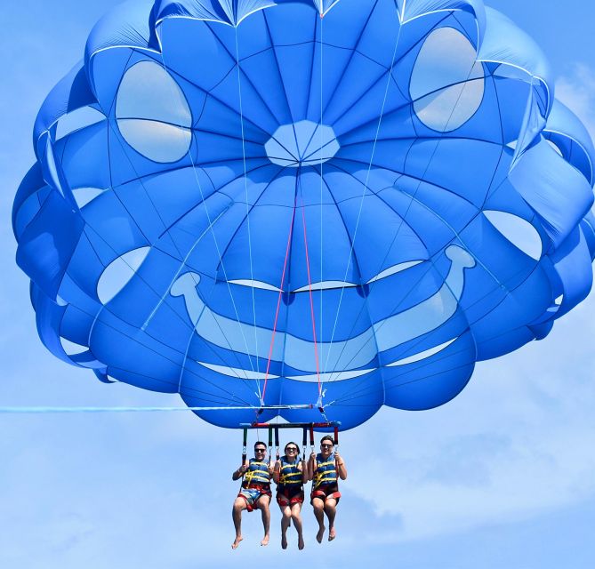 Oahu: Waikiki Parasailing - From the pier to open water: the flow of your trip
