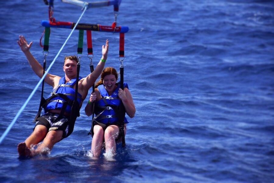 Oahu: Waikiki Parasailing - Finding the yellow booth near Slip F06 (and avoiding check-in stress)