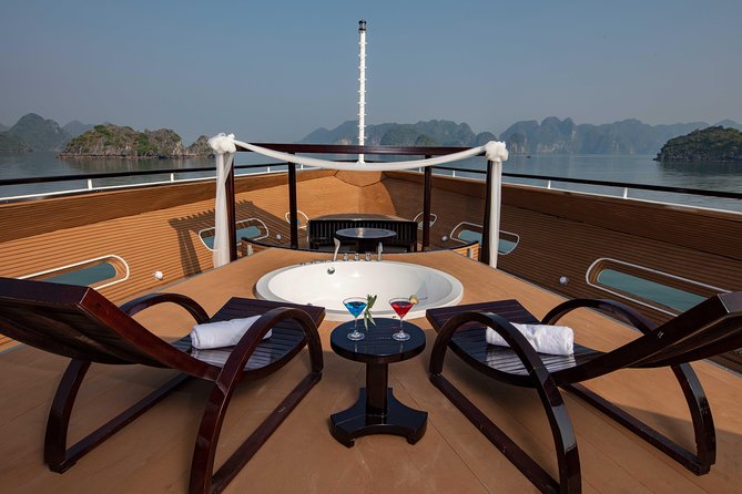 [OFFICIAL]Scarlet Pearl Cruises 5++stars &CATAMARAN ULTRA LUXURY - Day 2 at 06:30: sunrise Tai Chi and a calm ending