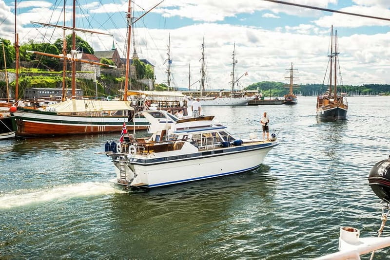 Oslo: Oslo Fjord Sightseeing Cruise by Sailing Ship - Onboard comfort: blankets, toilets, and where the warmth actually is