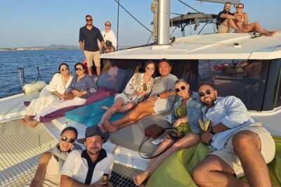 Palma: 2-Hour Sunset Catamaran Cruise with Drinks - Small-group setup on a catamaran: what the limited size changes