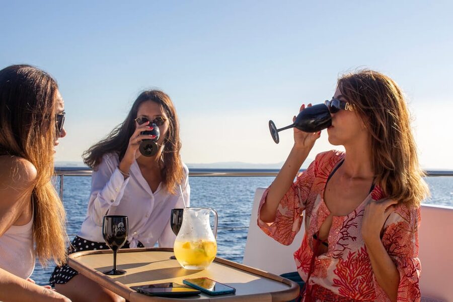 Palma: Cueva Verde and Cala Vella Catamaran Cruise with BBQ - Should You Book This Cueva Verde and Cala Vella Catamaran Cruise?