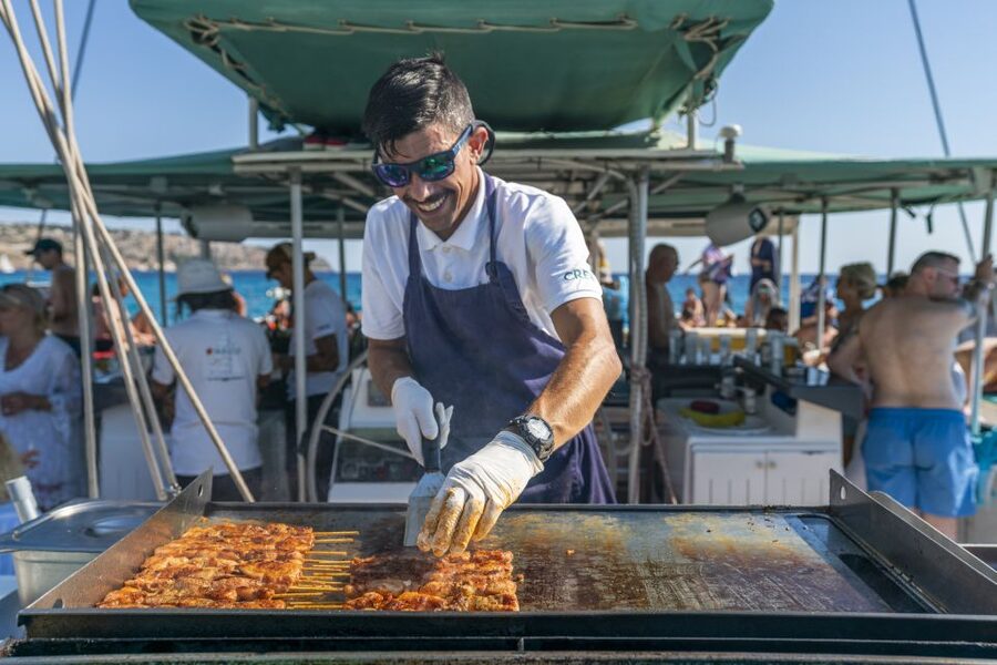 Palma de Mallorca: 5-Hour Catamaran Cruise with Lunch & Swim - The Second Anchor Stop: When It Shines (and When It Doesn’t)