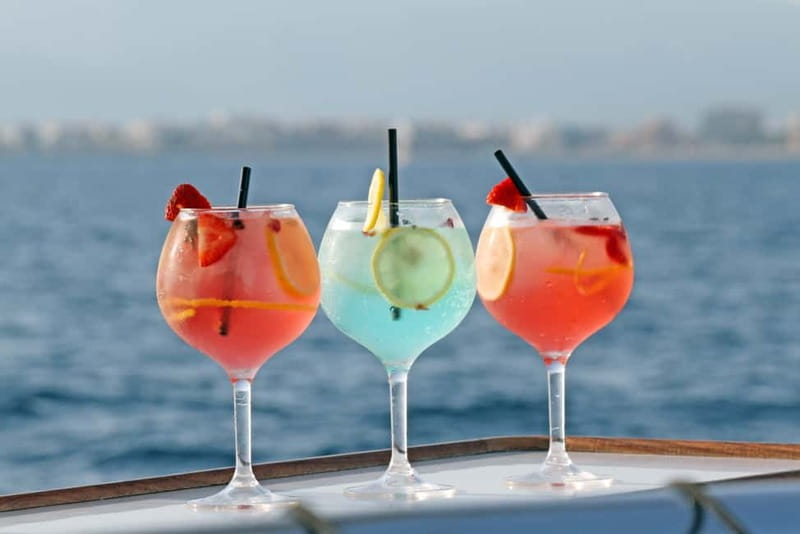Palma de Mallorca: Deluxe Catamaran Sailing Tour with Meal - Meet the Oasis catamaran: modern comfort, real sailing vibes