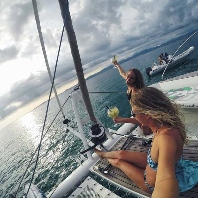 Palma de Mallorca: Deluxe Catamaran Sailing Tour with Meal - Sailing out of Palma: the ride feels smooth, not rushed