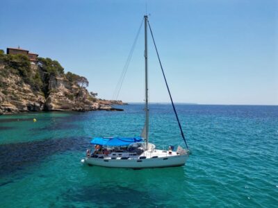 Palma de Mallorca: Sailing Boat Trip with Skipper & Tapas - Beneteau Oceanis 390: a boat that makes group time easier