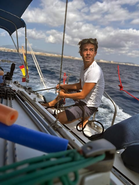 Palma de Mallorca: Sailing Boat Trip with Skipper & Tapas - Toilets, comfort, and the little details that matter on a boat