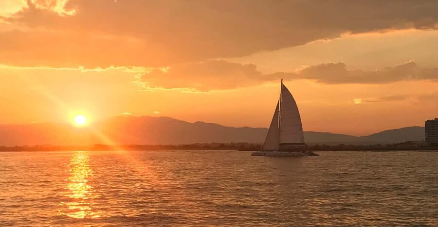 Palma de Mallorca: Sunset Sailing Catamaran Trip with Drink - Quick take: Magic Catamarans sunset value in 90 minutes
