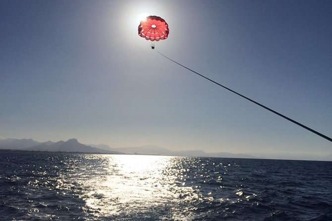 Parasailing desde el puerto de Denia - Onboard Comfort: Music, Drinks, and the Small Rules