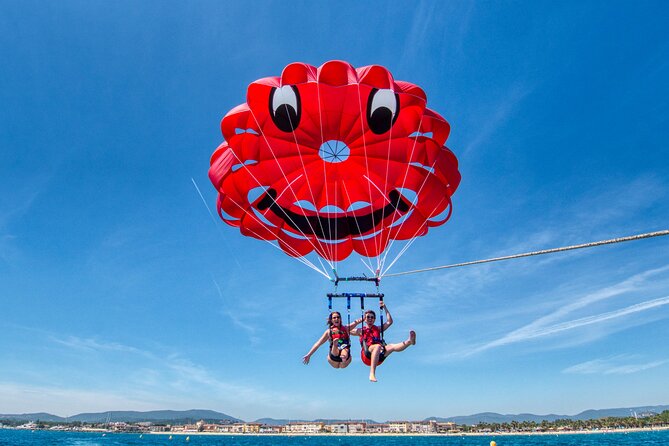 Parasailing flight two people, in Mandelieu-Cannes - Flying Over the Gulf of Saint-Tropez: What You’ll See
