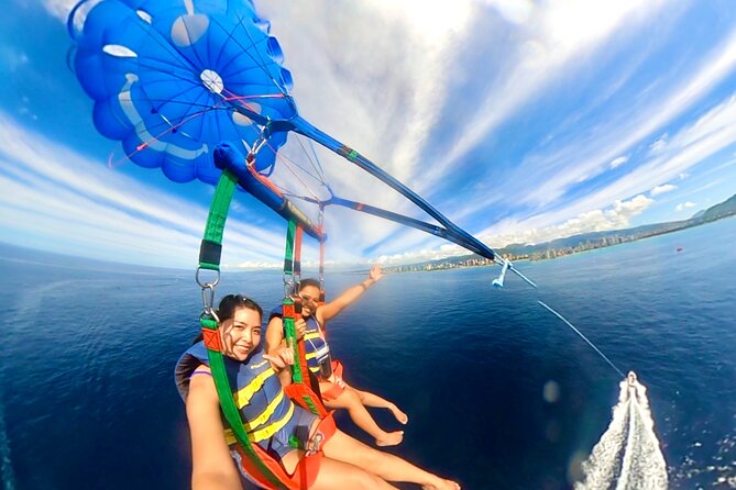 Parasailing in Waikiki from Oahu Hawaii - Meeting at Ala Moana: The Easy Start to a Short Big-View Adventure