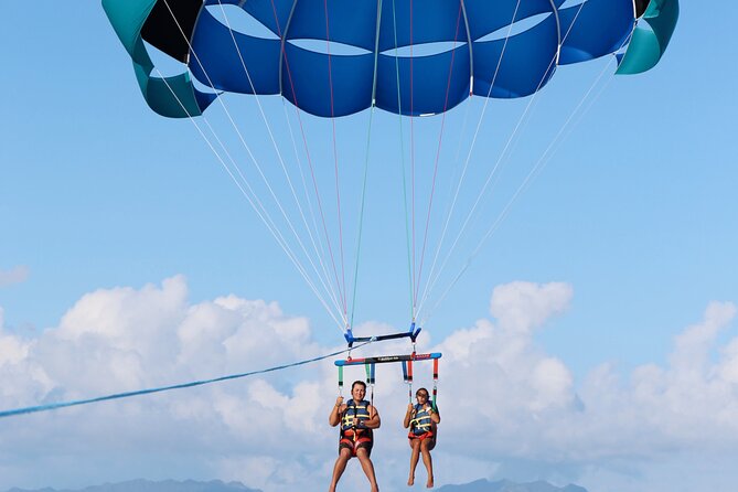 Parasailing in Waikiki from Oahu Hawaii - The Optional Splash: The Fun Button (and How to Prepare)