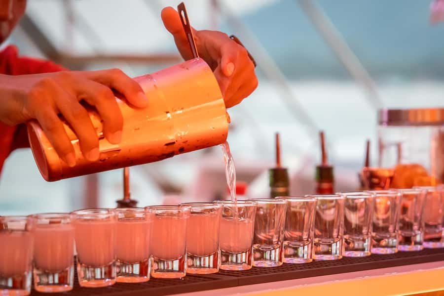Pattaya: 3-Island Hopping Sunset Yacht & Buffet with Live DJ - Monkey Island Photo Stop: Short Time, Big Personality