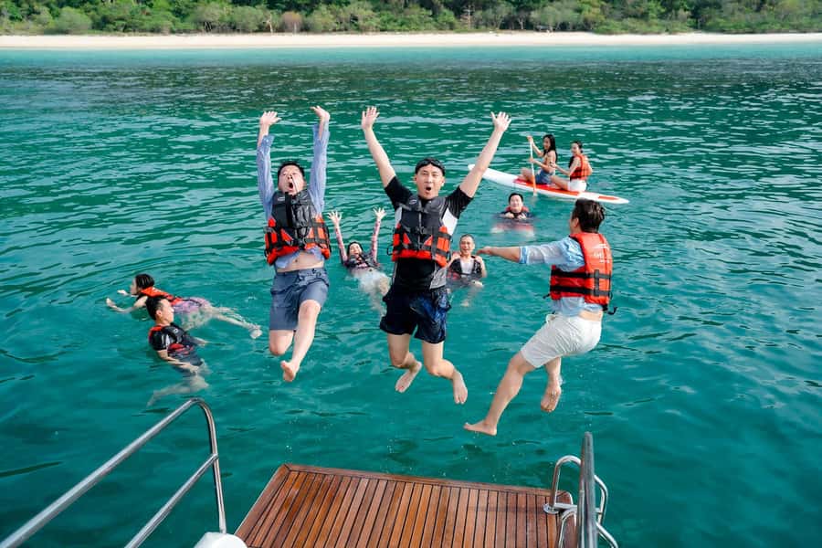 Pattaya: 3 Islands Catamaran Tour with Buffet Lunch - Koh Phai (Bamboo Island): Swim Time and Simple Island Enjoyment