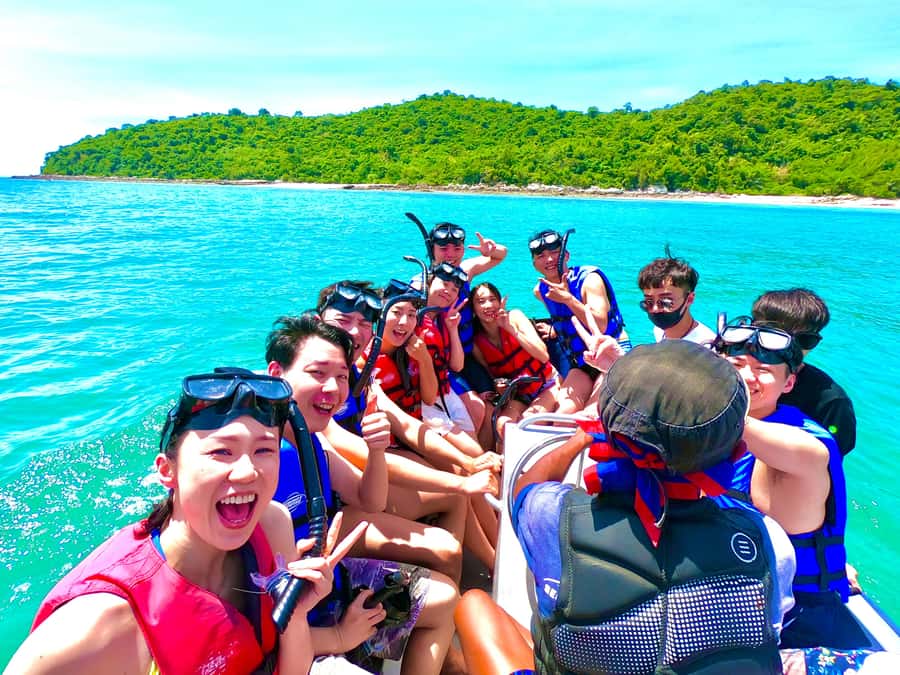 Pattaya: Exclusive 3-Island Catamaran Tour with Buffet Lunch - Koh Rin: Best Underwater Time, Plus the Navy-Restricted Shore