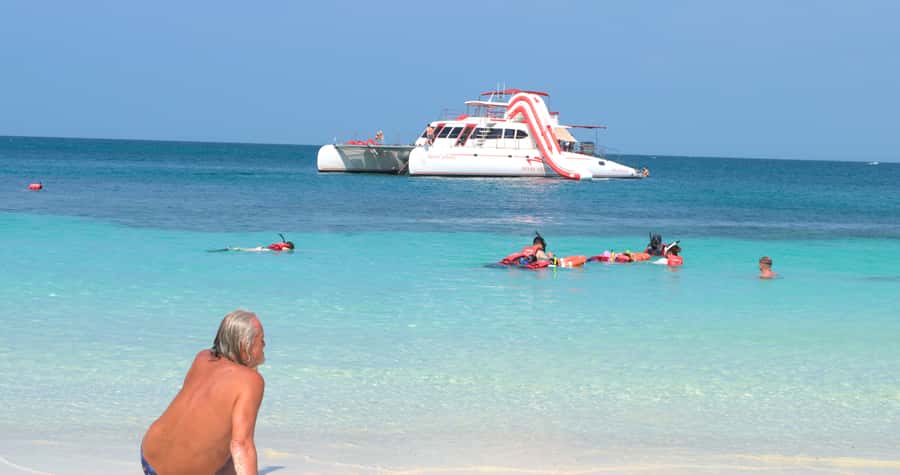 Pattaya: Full-Day 2 Islands Yacht Trip with Lunch and Sunset - Koh Rin: Shorter, Lush, and Still Built for Swimming