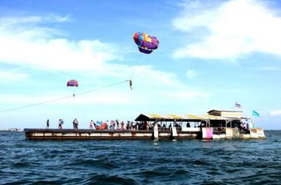 Pattaya: Parasailing Experience - Getting to the Launch Area From Manta Marina by Speedboat