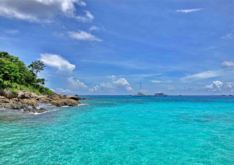 Phuket: Coral Island Catamaran Cruise with Sunset Dinner - Promthep Cape Sunset Dinner: The Meal and the Light Show