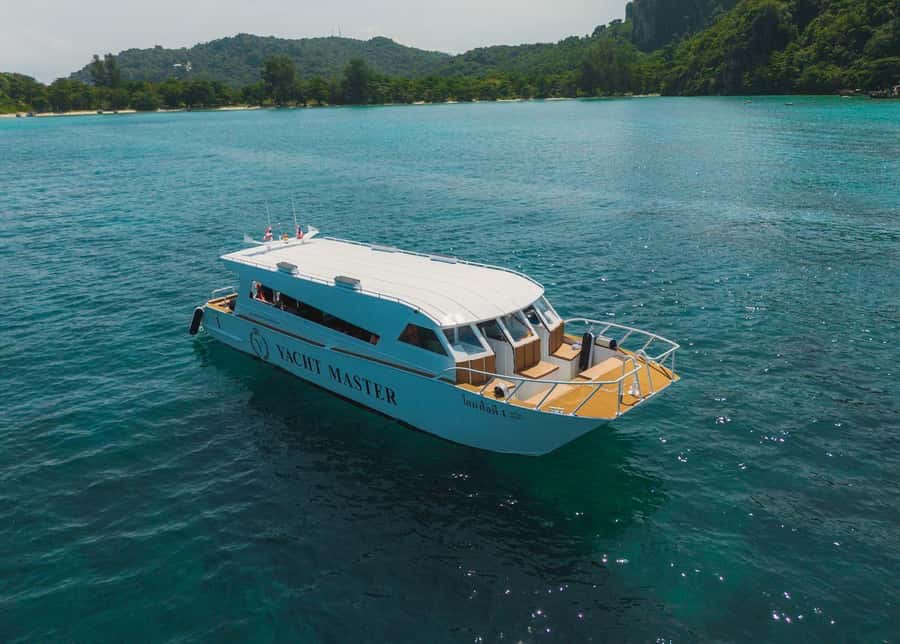 Phuket: Phi Phi, Bamboo & Maithon by Premium Speed Catamaran - The feel of this tour: big sights, organized timing