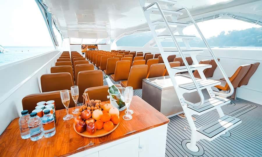 Phuket:Phi Phi, Bamboo, Maiton, Maya Speed Catamaran Tour - The two snorkeling stops: good value, but manage your stamina