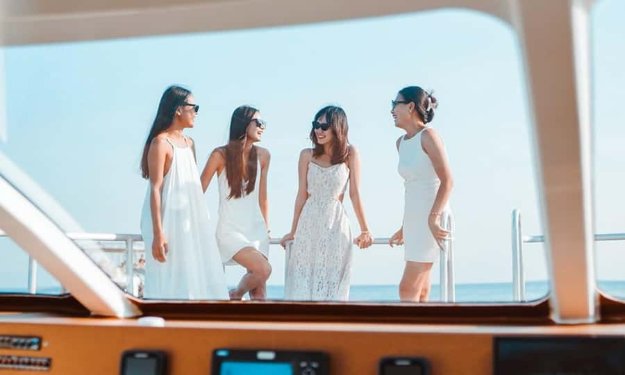 Phuket:Phi Phi, Bamboo, Maiton, Maya Speed Catamaran Tour - Price and value: why $73 can work for a full-day island hop