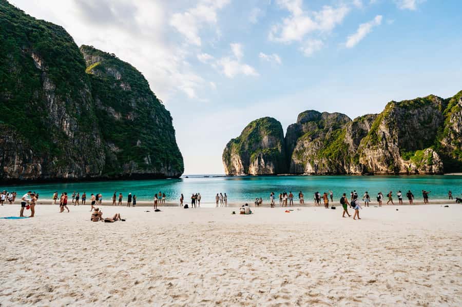 Phuket: Phi Phi Islands Day-Trip by Speed Catamaran - Pileh Lagoon by longtail boat: the emerald-water moment