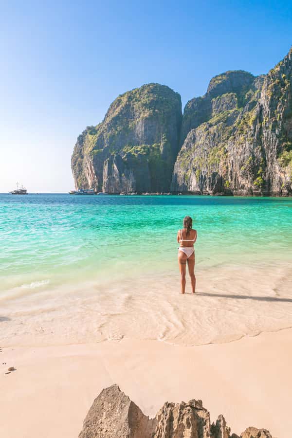 Phuket: Phi Phi, Maya & Bamboo By Premium Speed Catamaran - Maya Bay in real life: one hour for beach views and a walk