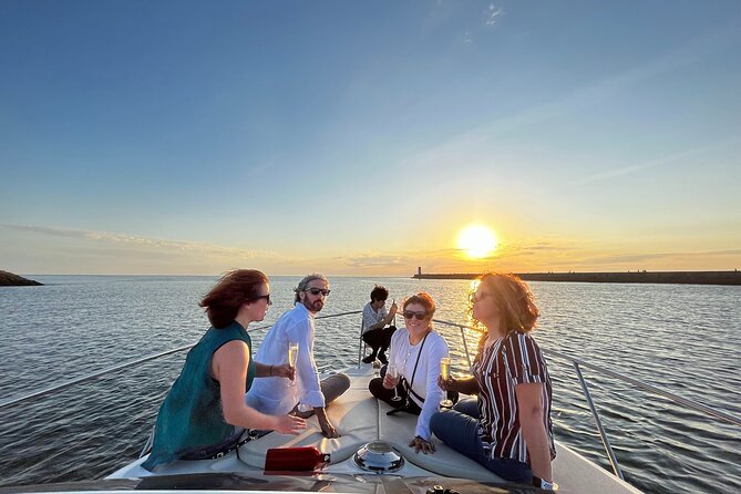 Port : 6 Bridges Private Yacht Cruise with Local Wine & Snacks - Boat Comfort and Practical Details (So You’re Not Thinking About Logistics)