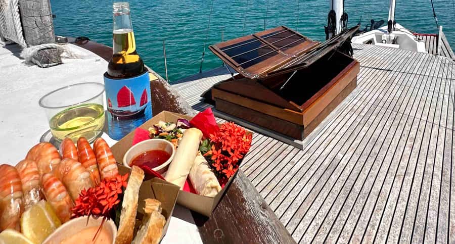 Port Douglas: Shaolin Seafood Lunch Sail, with Fresh Prawns - Key things I’d circle before you go