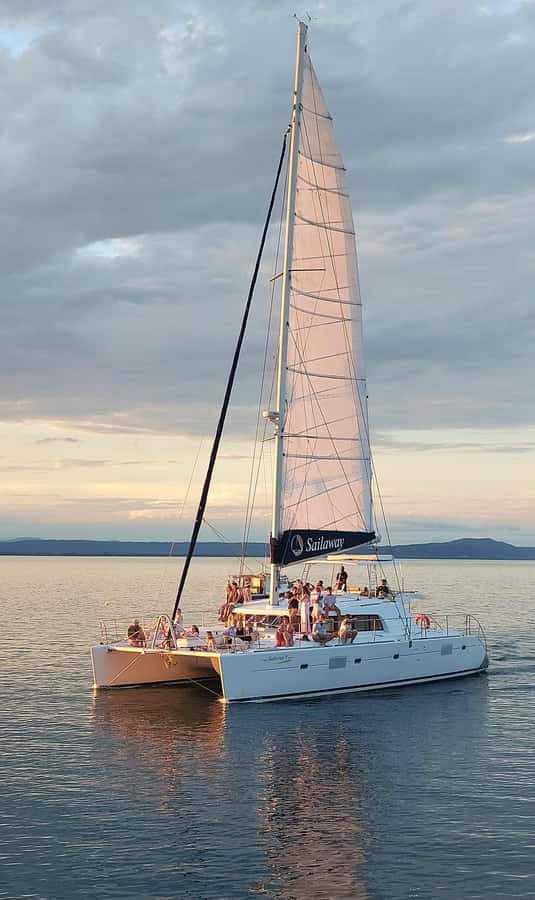 Port Douglas: Sunset Sailing Cruise on Luxury Catamaran - The Food and Drink Side: Included Canapés That Don’t Feel Like Afterthoughts