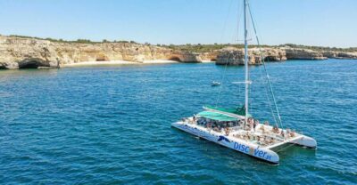 Portimao: Benagil Caves & Coastline Cruise - Meeting at Marina de Portimão and starting without stress