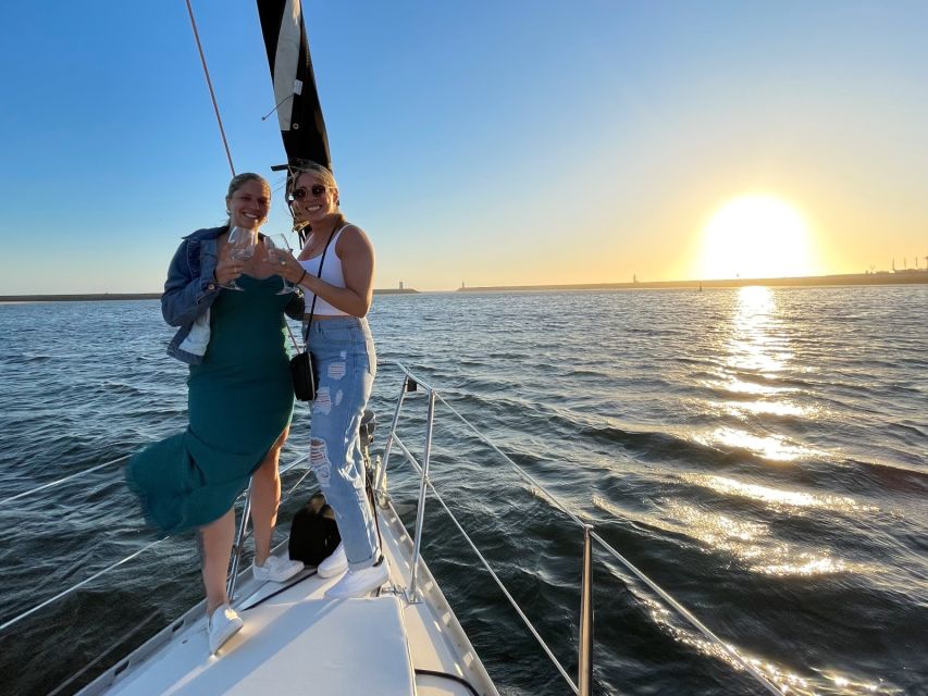 Porto: Best Charming Sailboat Cruise Sunset - Music on board: the small touch that makes it feel personal