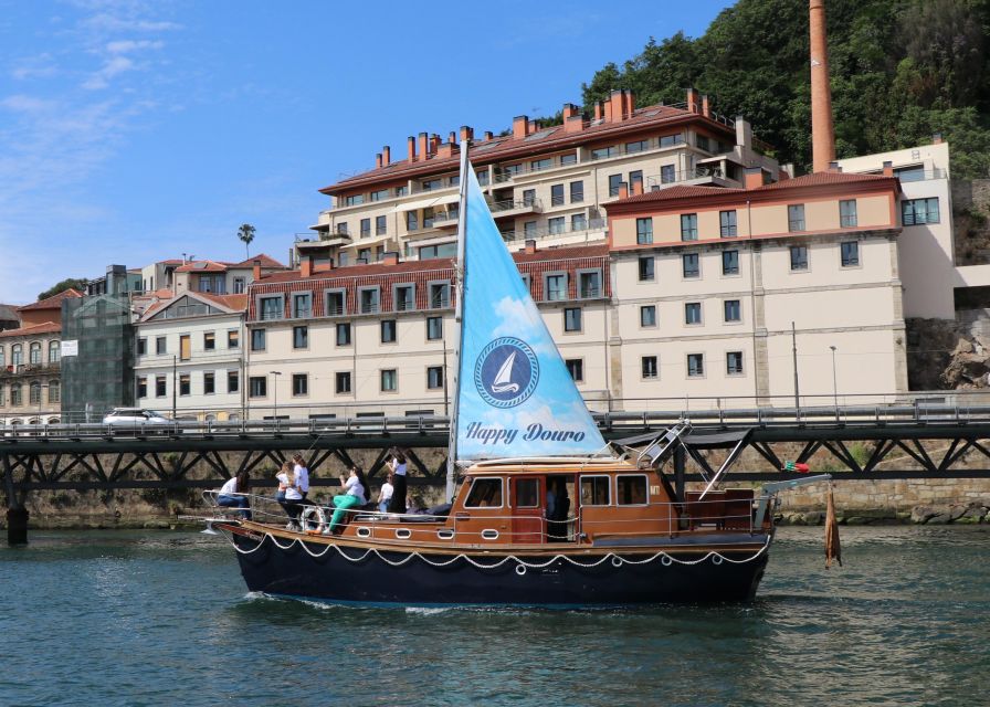 Porto: Classic Sailboat Cruise Along the Douro River - Ribeira, Porto: Quick Photo Stop, Big Waterfront Payoff