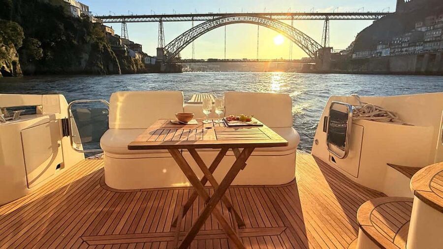 Porto: Luxury 6 Bridges Yacht Cruise with Wine & Snacks - Ponte do Infante and Dom Luís Bridge: where Porto looks its most iconic