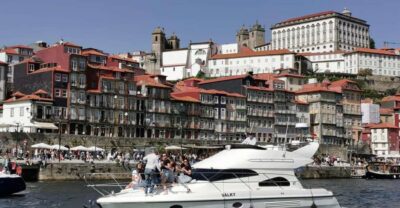 Porto: Luxury Yacht Tour of the 6 Bridges and Douro Estuary - Boarding at the Douro Marina: Small Group Luxury, Real Comfort