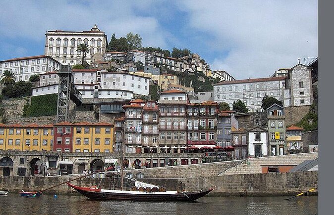 Porto: Private Yacht Cruise with Local Wine, Snacks and 6 Bridges - Key things to know before you go