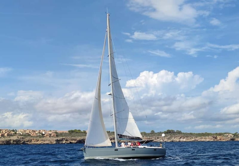 Portocolom, Mallorca: Half-Day Sailing Trip - First Sailing Leg (about 1.5 hours): Viewpoint time before the swim stop