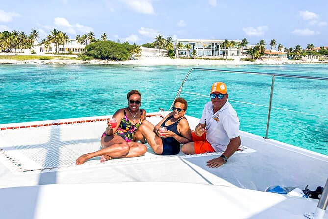 Premium Catamaran Afternoon Sail: Snorkeling and Lunch - From the Octopus beach hut to the catamaran: how the transfer works