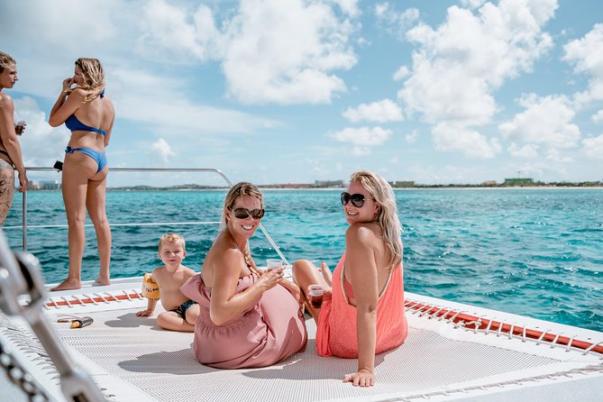 Premium Catamaran Morning Sail: Snorkeling, Mimosas and Brunch - Open Bar on a Catamaran: Mimosas, Aruba Arriba, and Real Service