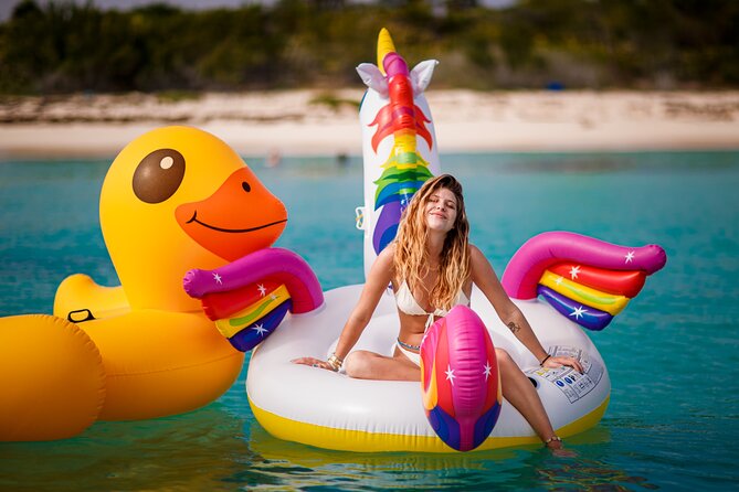 Private 40' Bali Catamaran – Drinks & Food Included - The crew and the atmosphere: why this gets a 5-star score