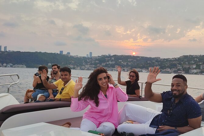 Private Bosphorus Sightseeing Cruise on Luxury Yacht - Maiden’s Tower, the Golden Horn, and Galata: finishing with Istanbul’s water web