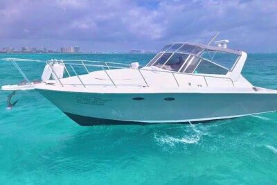 Private Cancun Yacht Tour 42ft up to 8 pax - Your onboard basics: crew, water, and the comfort factor