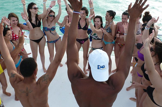 Private Catamaran Snorkeling Family Adventure - The photographer and picture costs: plan to avoid surprise