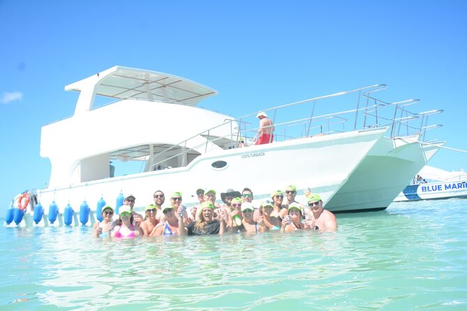 Private Catamaran with Sound system, Slide, Open bar & Snorkeling - The cruise vibe: sound system, your music, and the open-bar rhythm