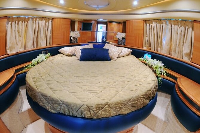 Private Charter Yacht: Dubai Marina, Atlantis And Burj al Arab - Why Dubai Marina is better from a private yacht