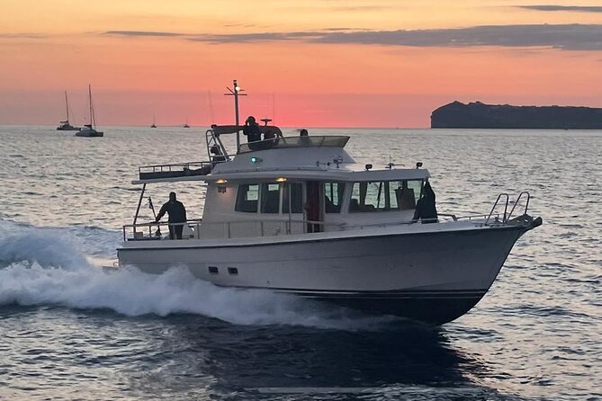 Private Full-Day Motor Yacht Cruise with Meal, Open Bar+Transfers - Why this private yacht day feels like the Santorini upgrade