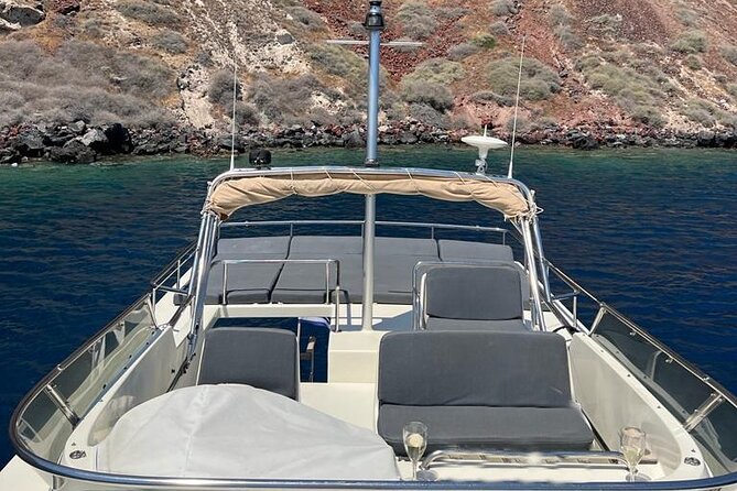 Private Full-Day Motor Yacht Cruise with Meal, Open Bar+Transfers - White Beach and the caldera’s quirky coves
