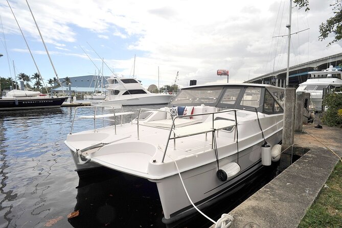 Private Luxury Power Catamaran. Enjoy USVI Aboard MV Hydra - Private luxury power catamaran from St. Thomas: the value pitch